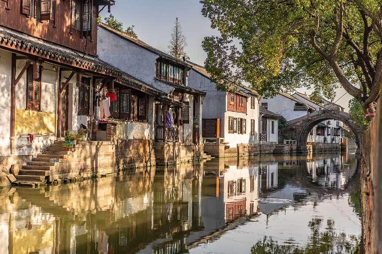 实现自动化测量，检测沙漠风沙，避免自然灾害